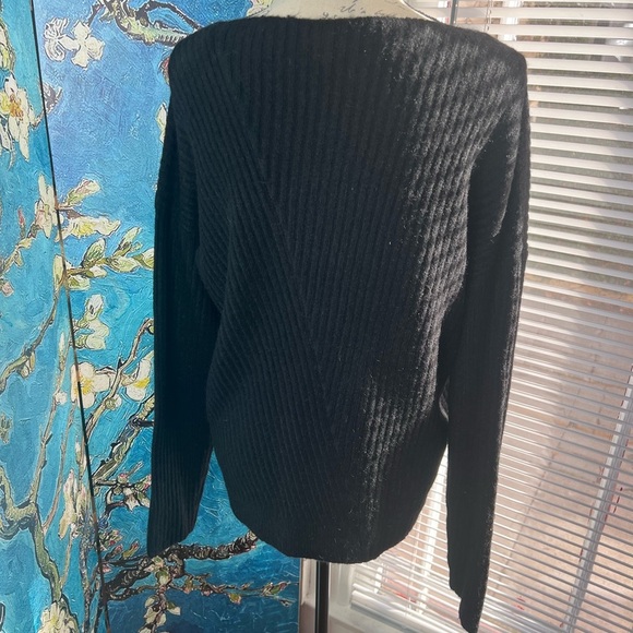 Guess size large black asymmetrical design sweater. - Picture 6 of 16